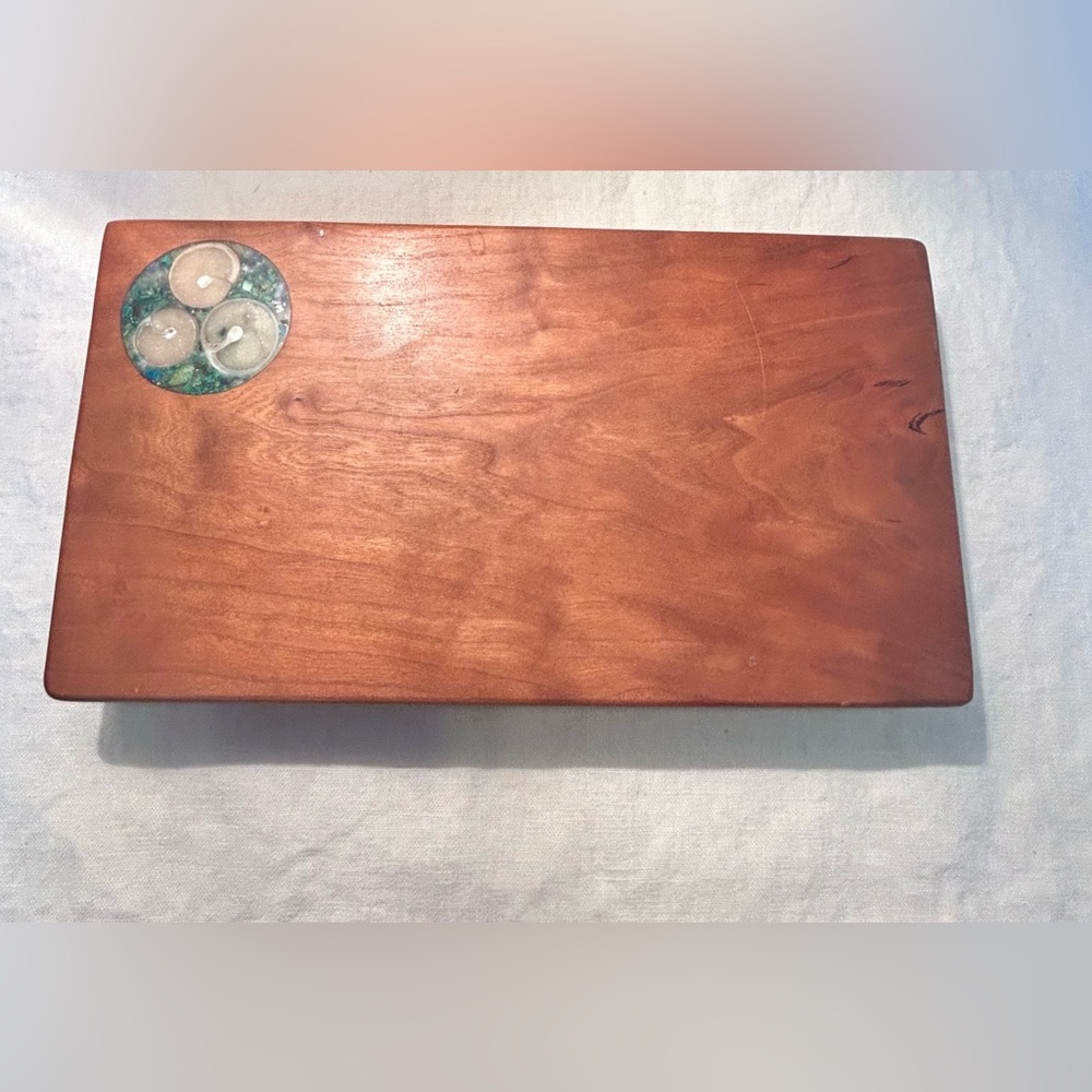 Cheese/charcuterie board - Cherry wood, shell, turquoise and resin